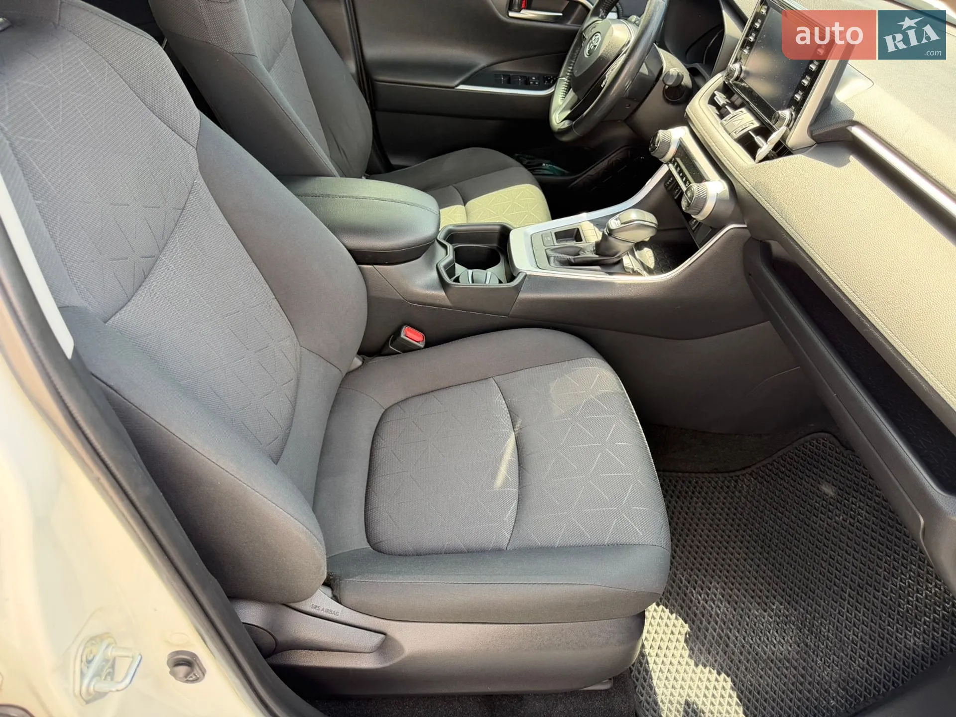 2019 Toyota RAV 4 - мініатюра 17
