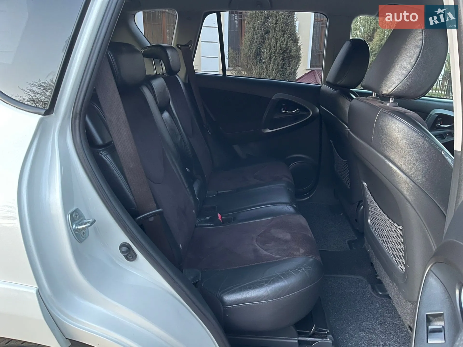 2010 Toyota RAV 4 - мініатюра 24