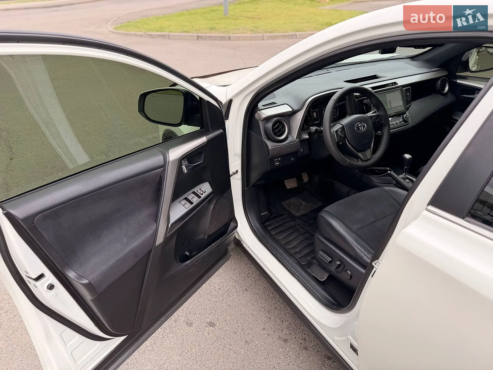 2017 Toyota RAV 4 - мініатюра 31