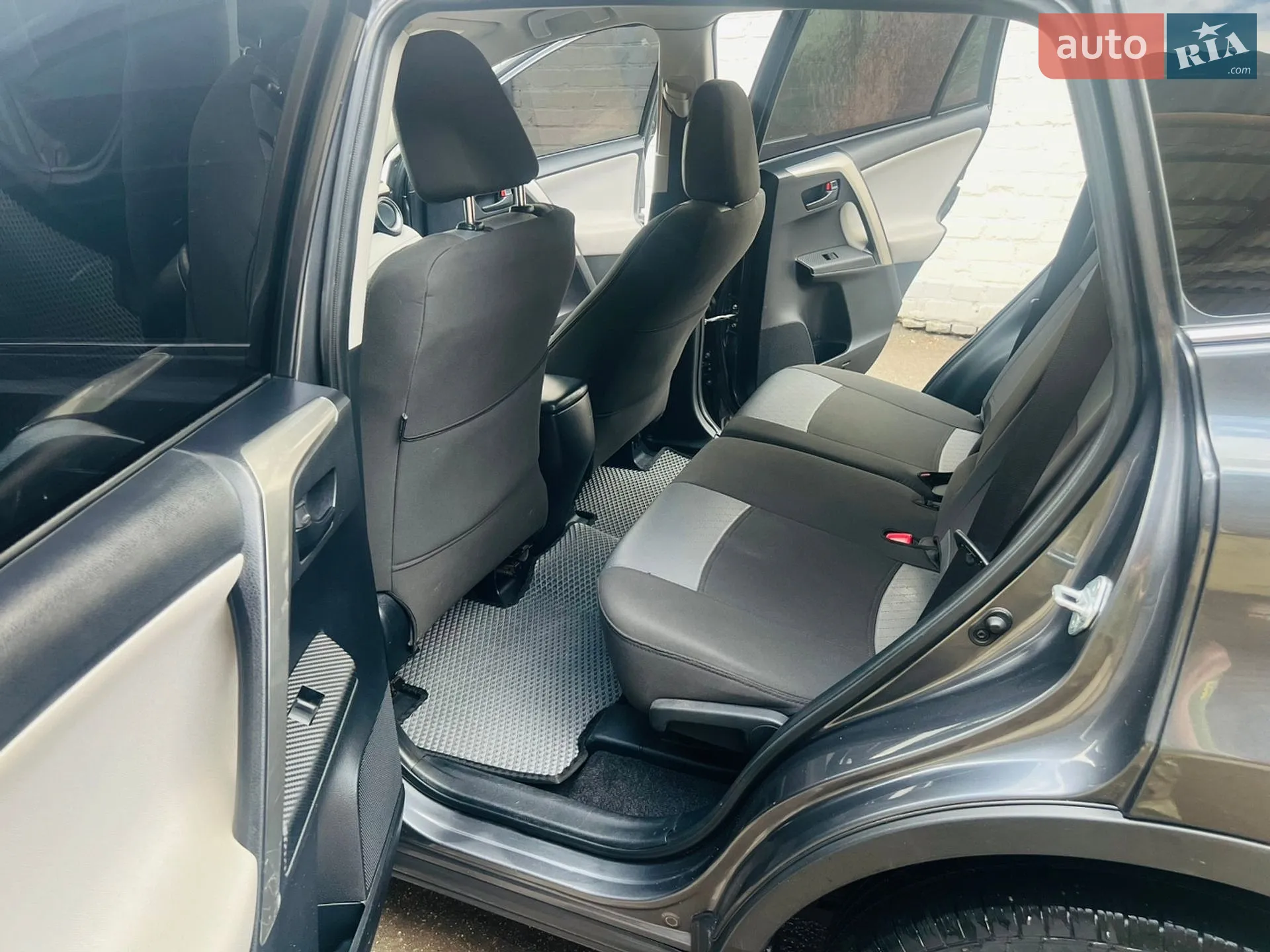 2015 Toyota RAV 4 - мініатюра 9