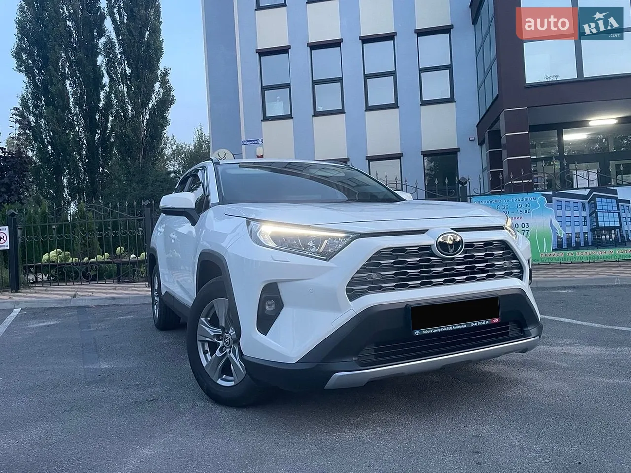 2022 Toyota RAV 4 - мініатюра 18