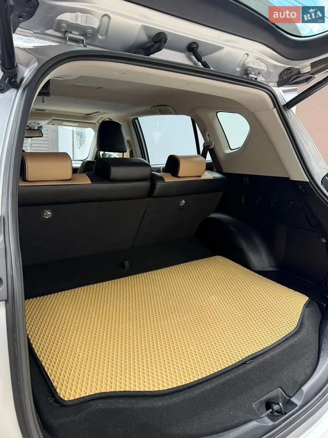 2019 Toyota RAV 4 - мініатюра 12