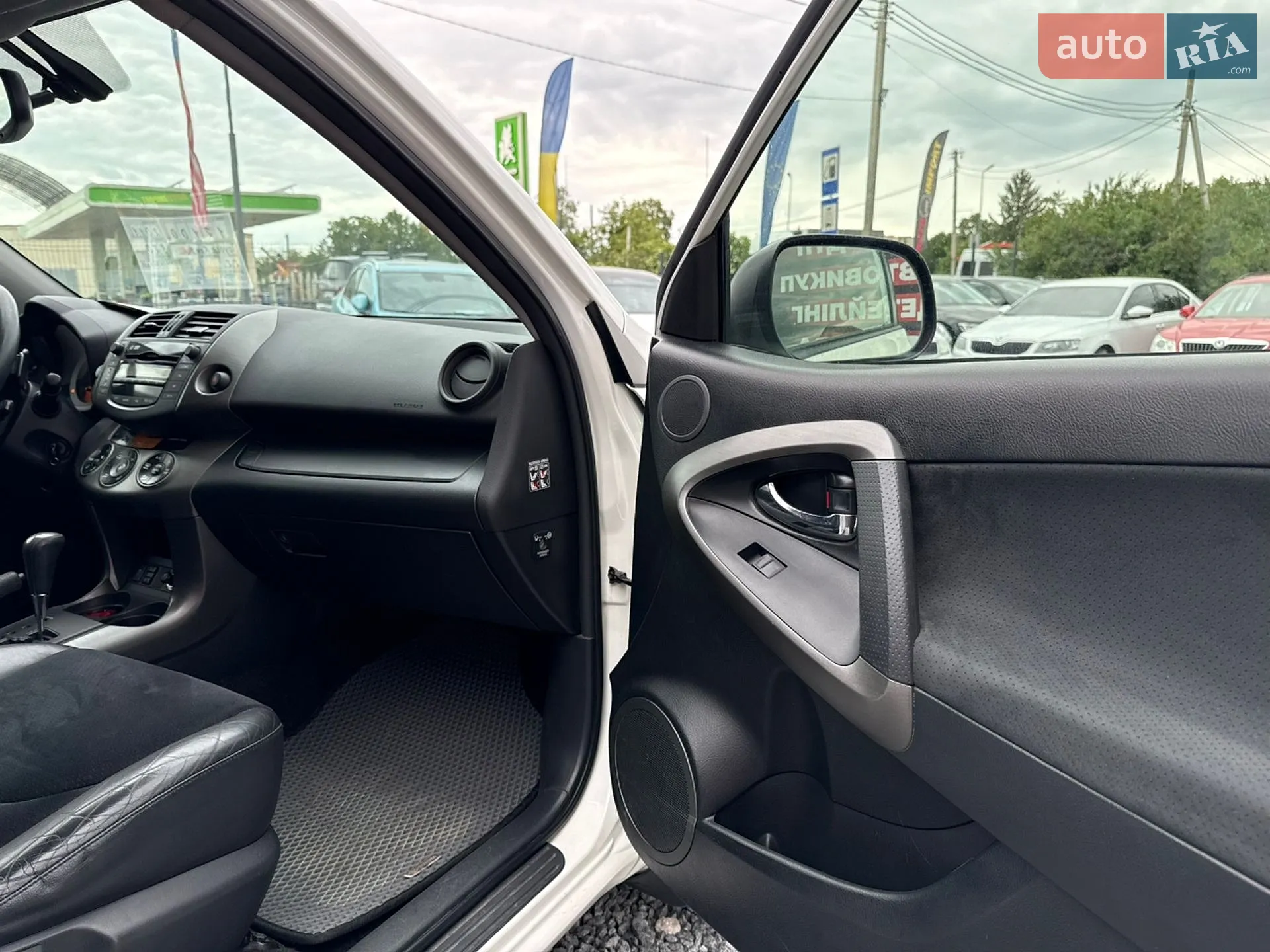 2011 Toyota RAV 4 - мініатюра 18
