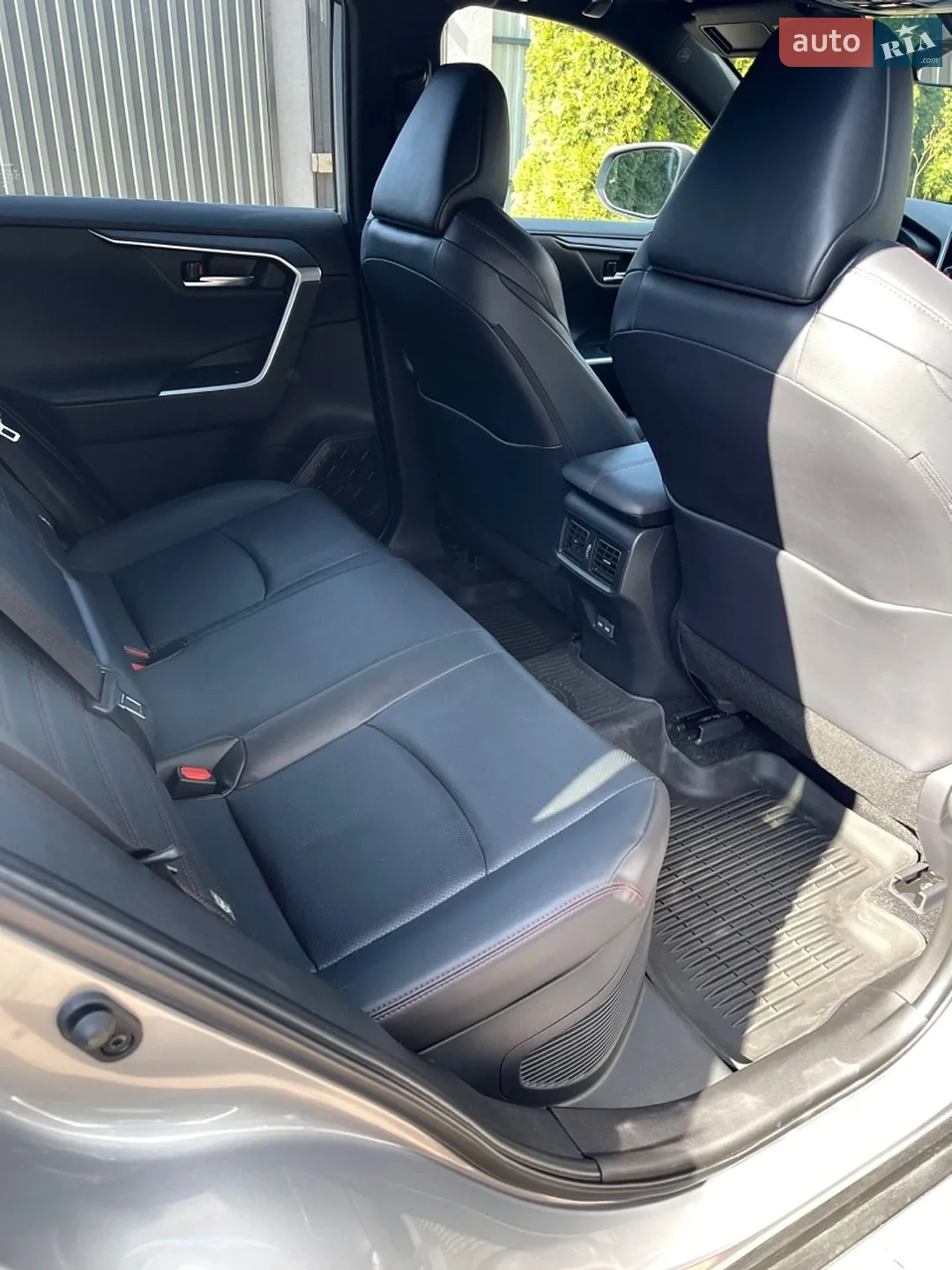 2022 Toyota RAV 4 - мініатюра 17