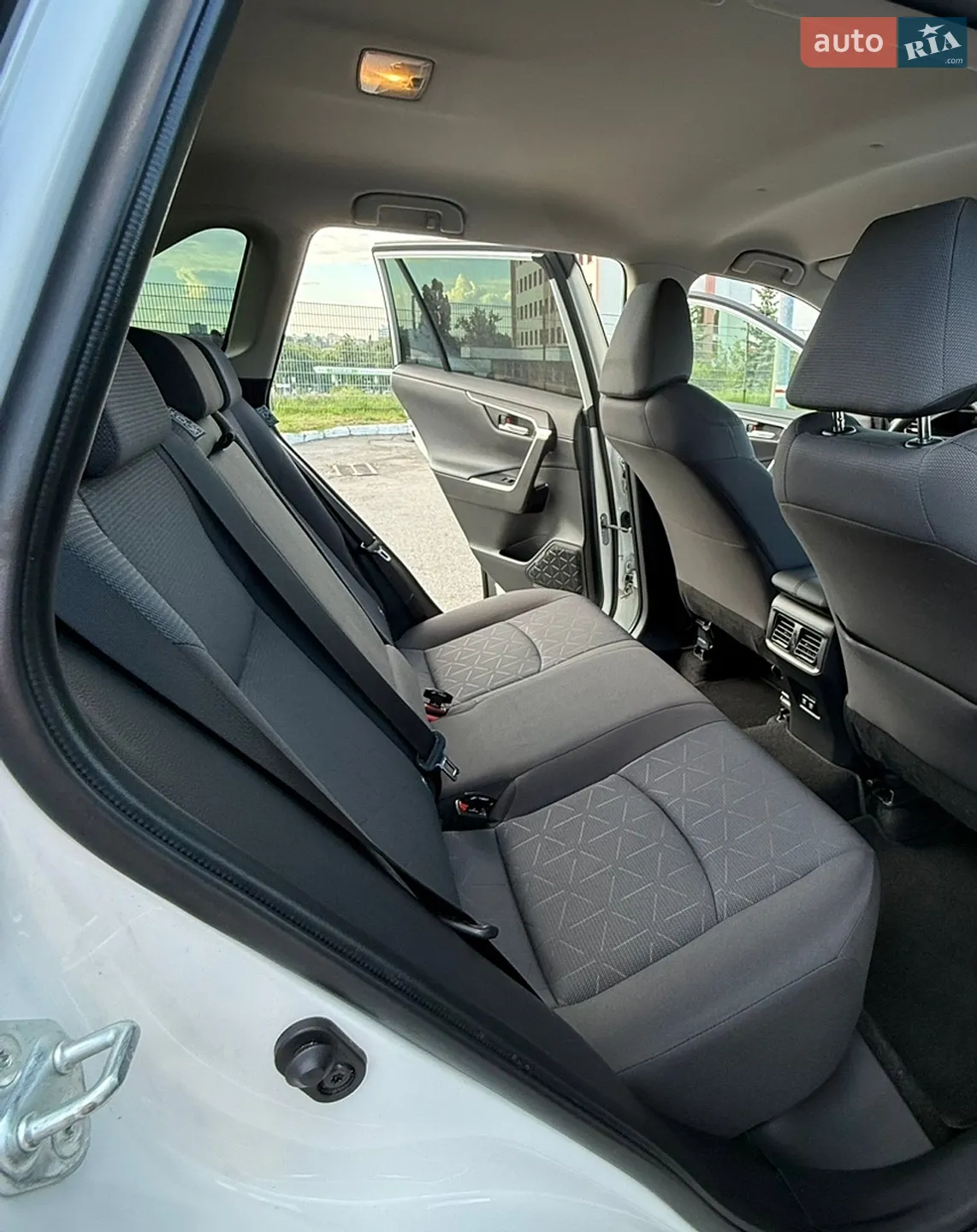2019 Toyota RAV 4 - мініатюра 15