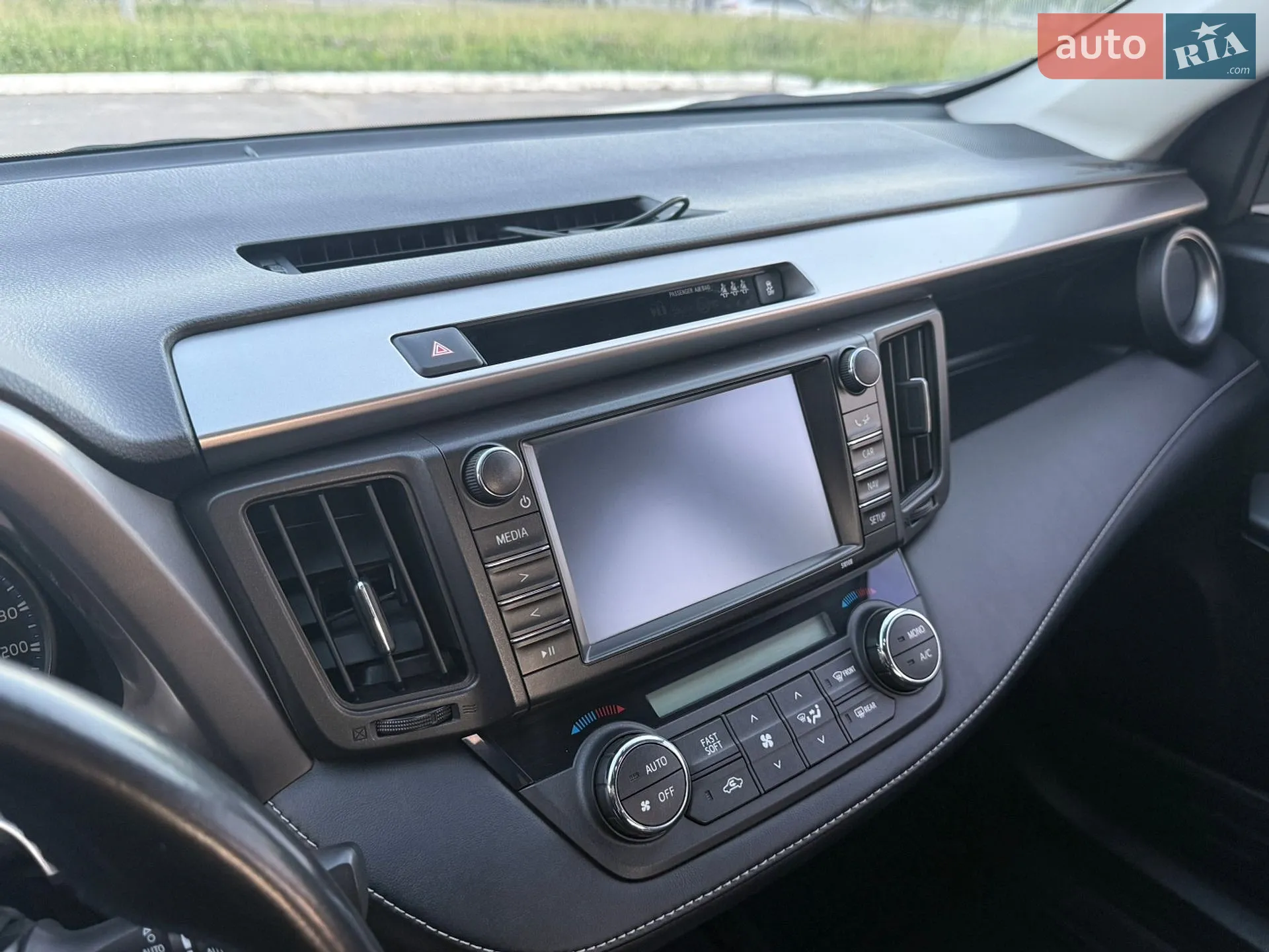 2017 Toyota RAV 4 - мініатюра 24