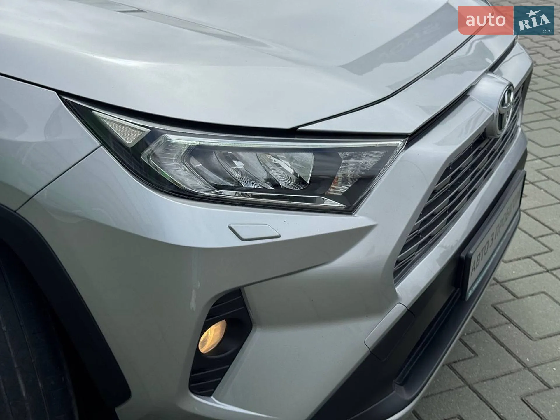 2019 Toyota RAV 4 - мініатюра 18