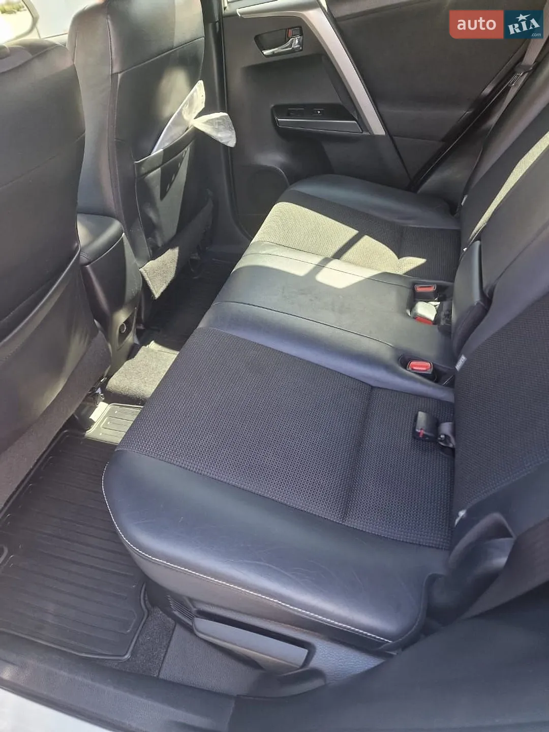 2016 Toyota RAV 4 - мініатюра 10