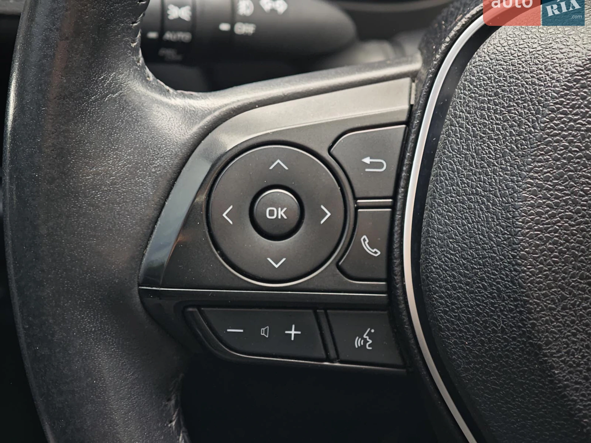 2019 Toyota RAV 4 - мініатюра 30