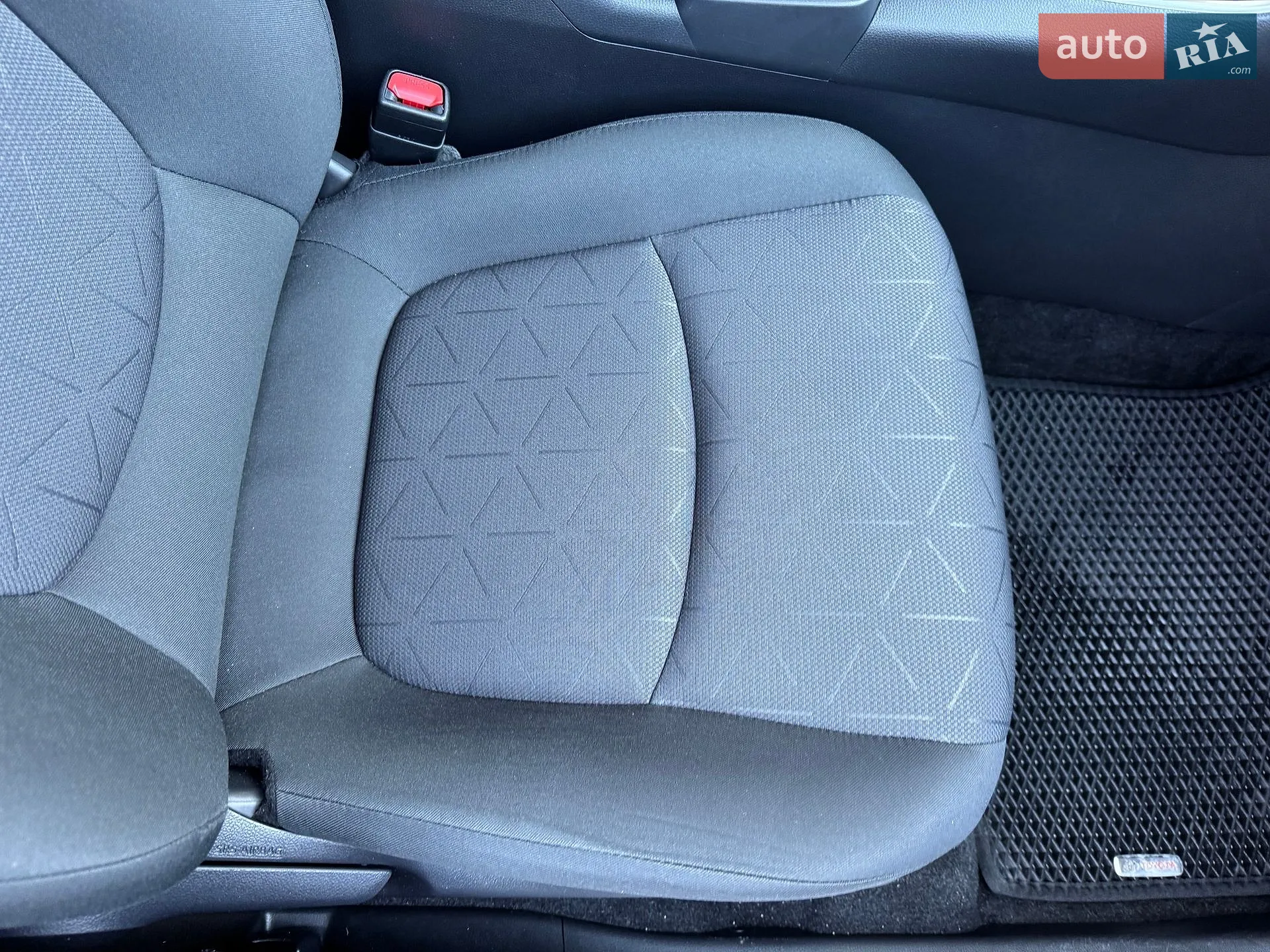 2019 Toyota RAV 4 - мініатюра 26