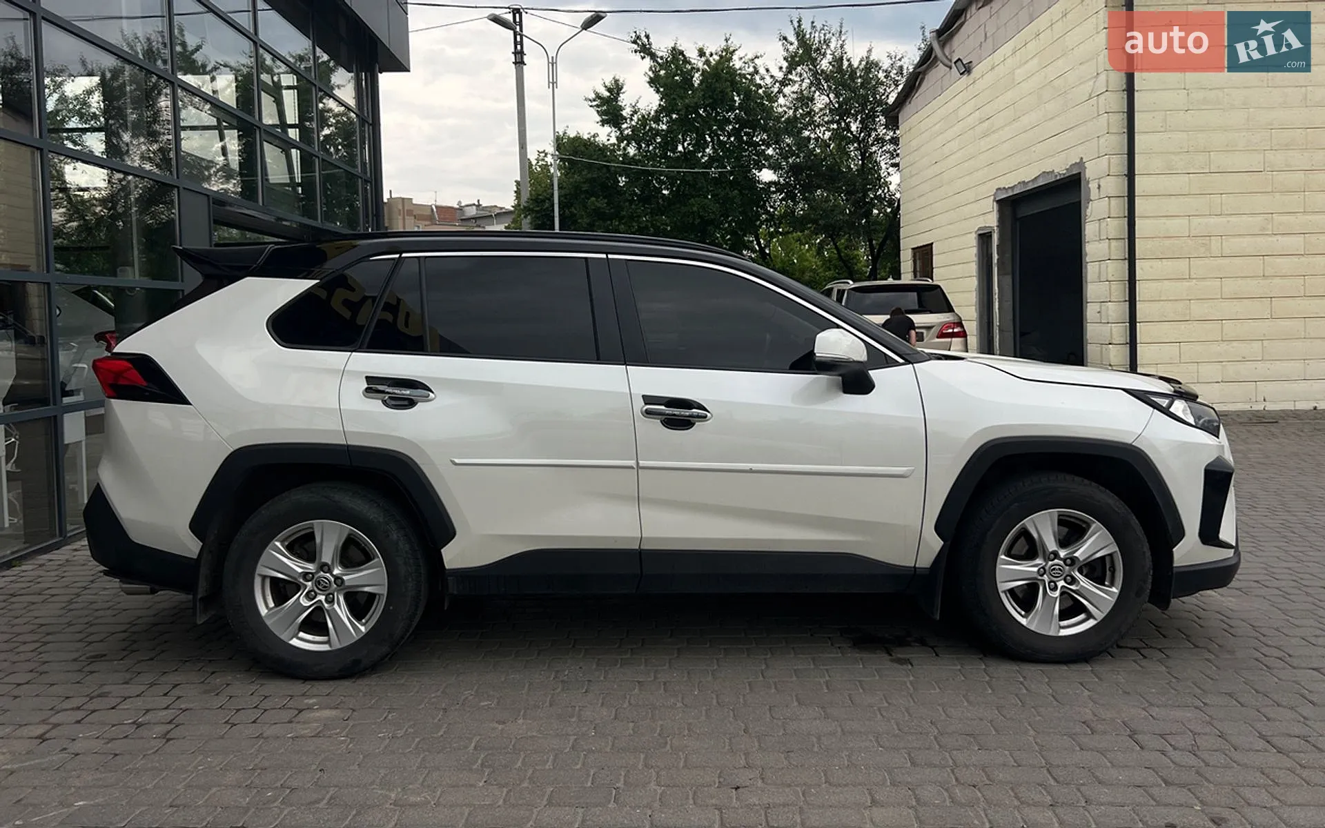 2019 Toyota RAV 4 - мініатюра 8