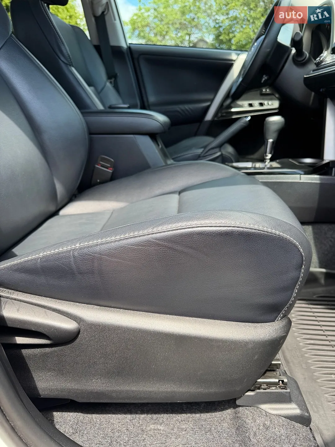 2017 Toyota RAV 4 - мініатюра 28