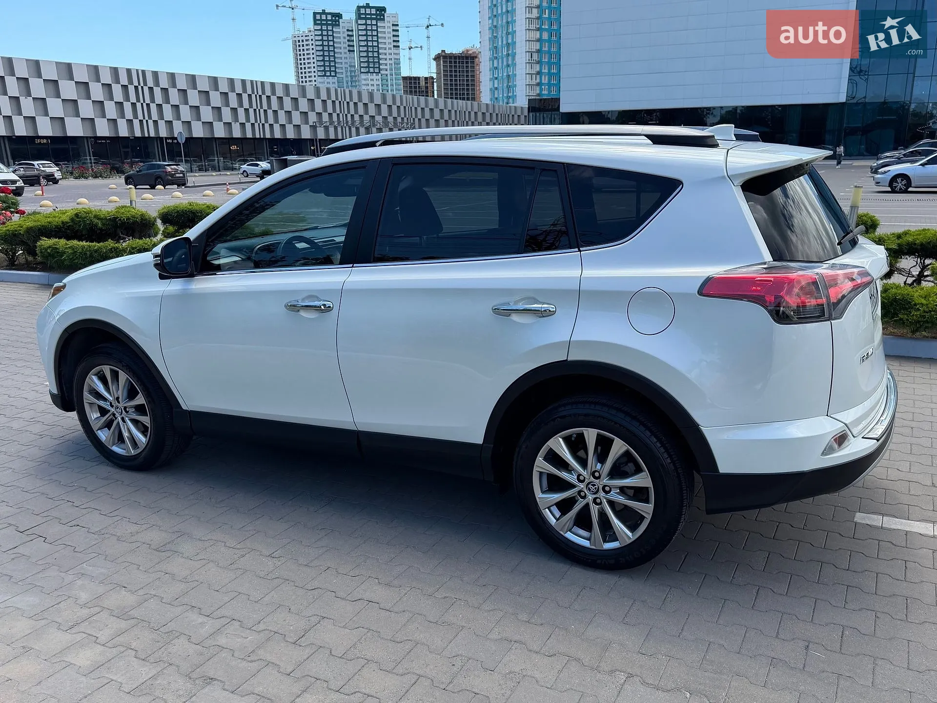 2017 Toyota RAV 4 - мініатюра 10