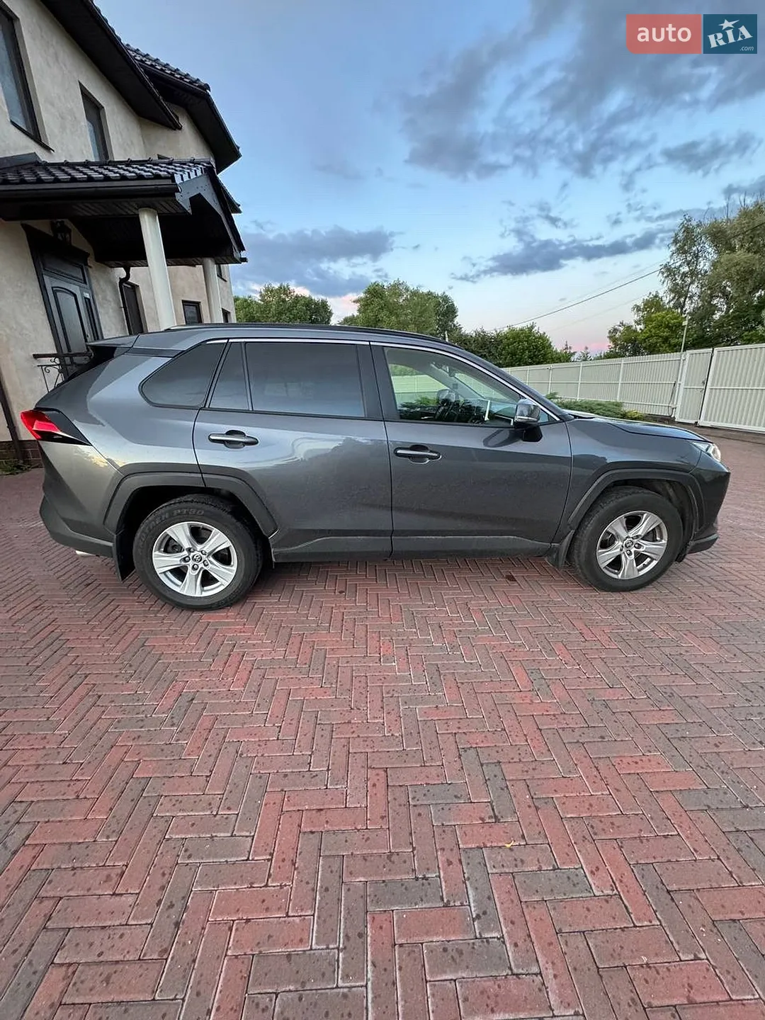 2020 Toyota RAV 4 - мініатюра 6