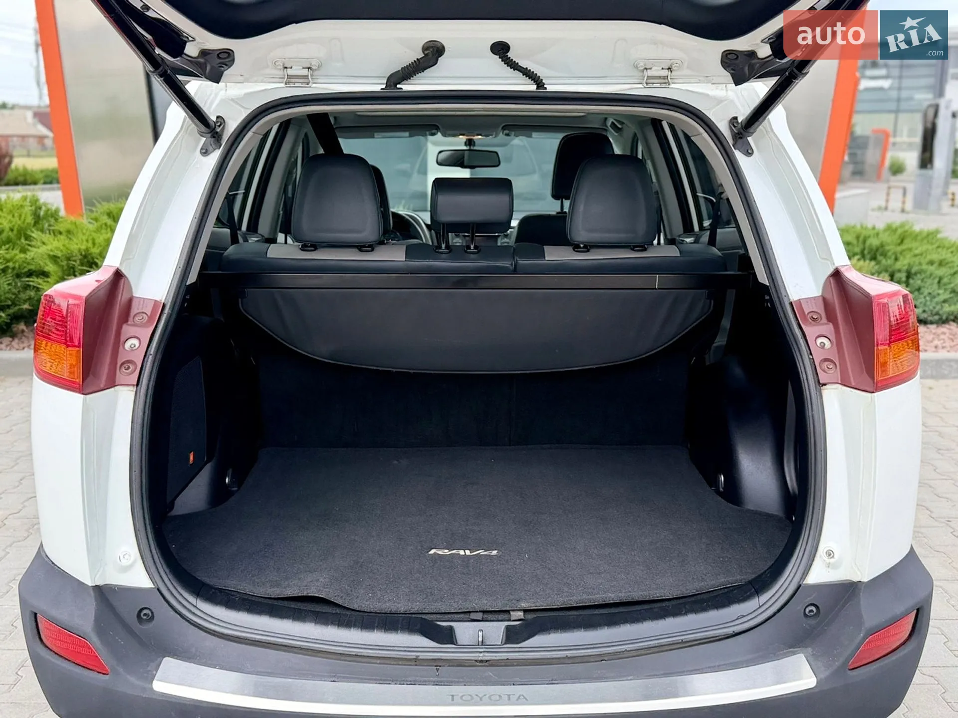 2013 Toyota RAV 4 - мініатюра 10
