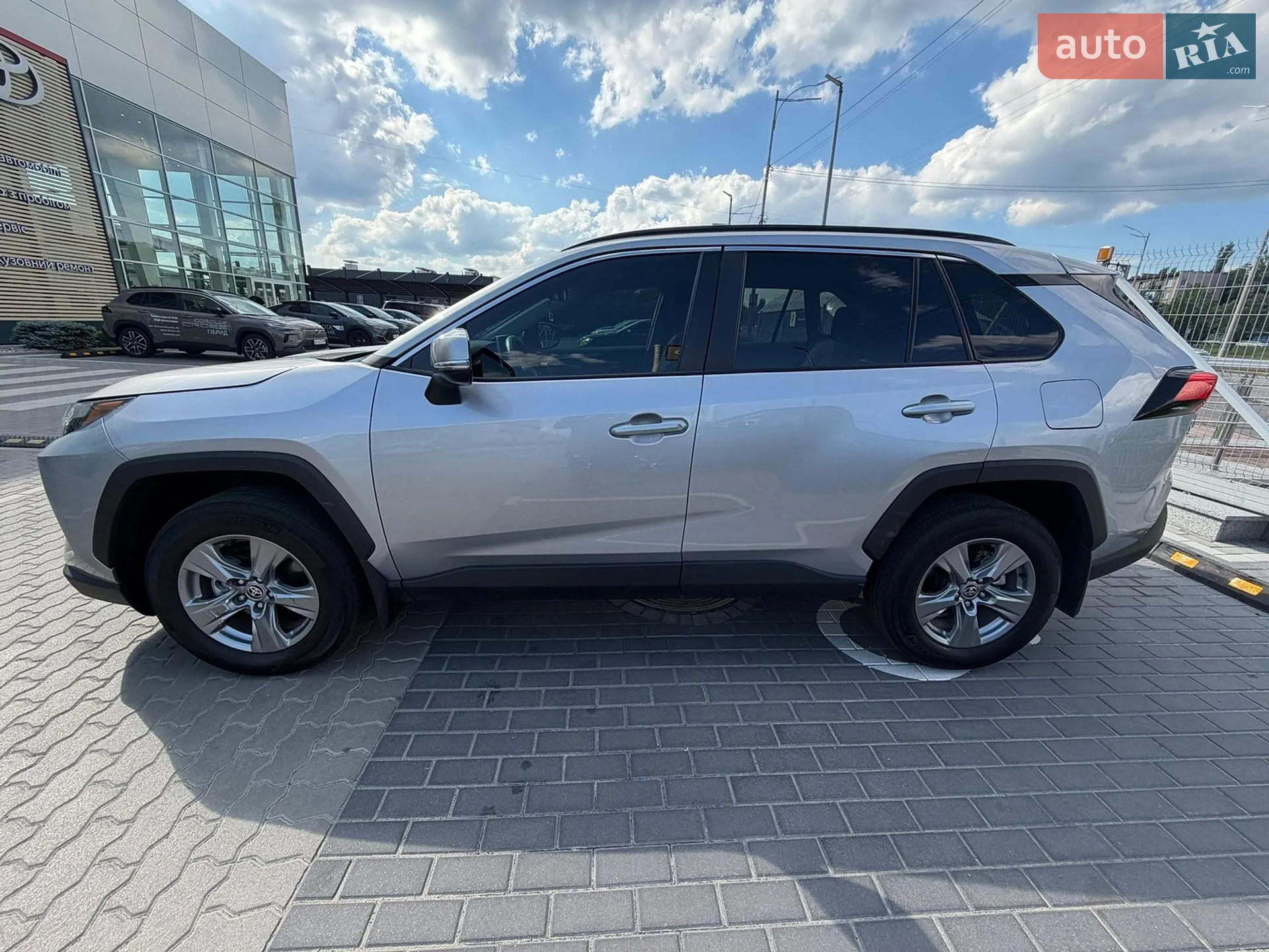 2023 Toyota RAV 4 - мініатюра 8