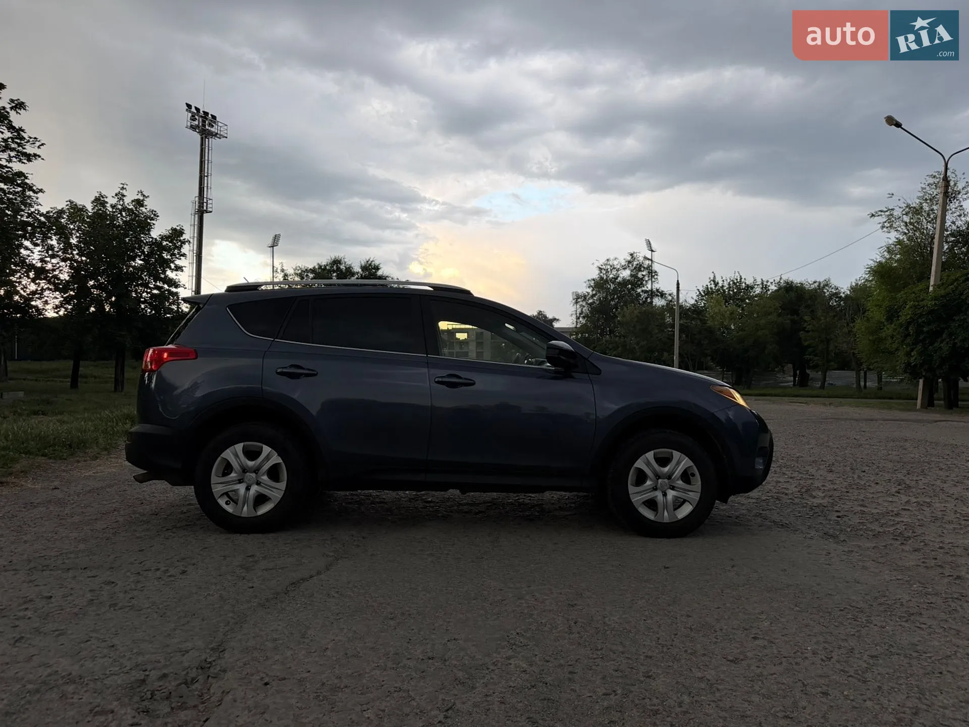 2013 Toyota RAV 4 - мініатюра 3