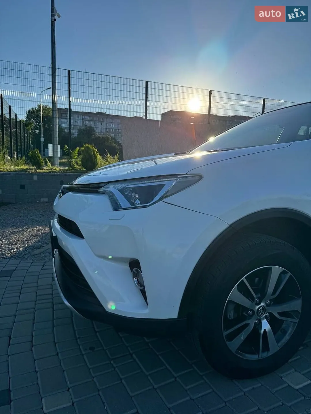 2016 Toyota RAV 4 - мініатюра 6