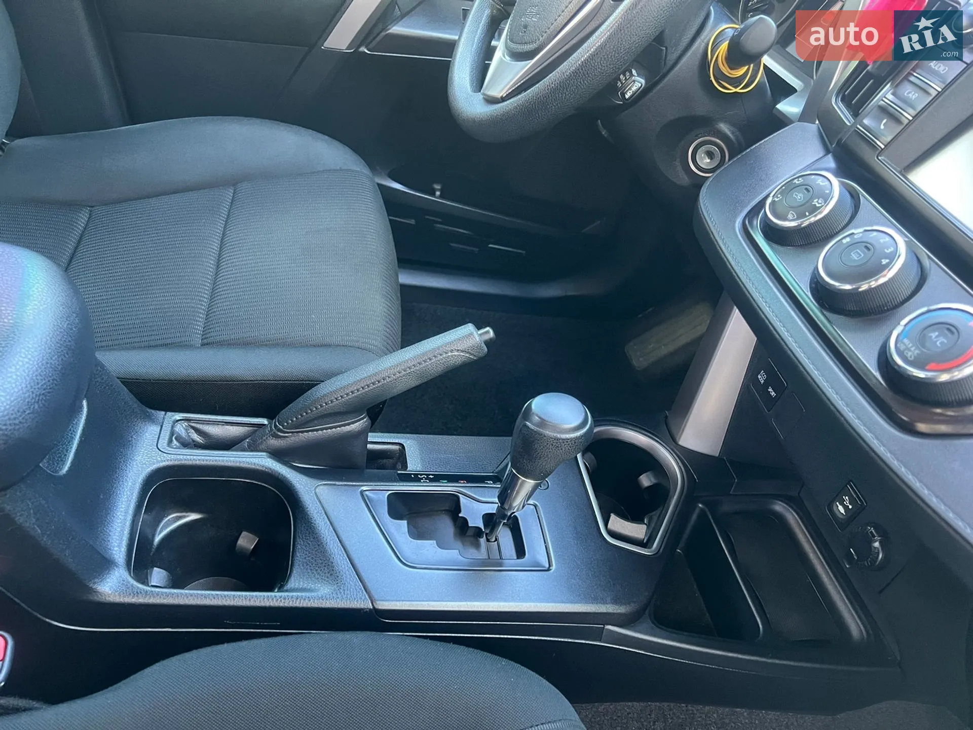 2018 Toyota RAV 4 - мініатюра 11