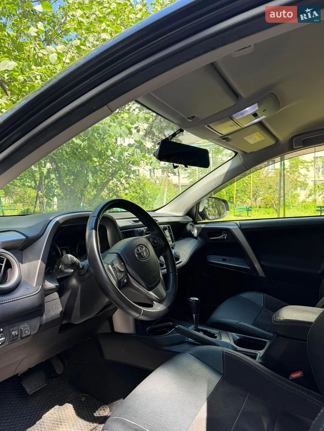 2017 Toyota RAV 4 - мініатюра 2