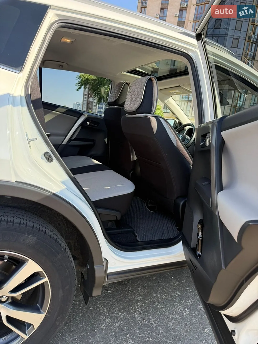 2018 Toyota RAV 4 - мініатюра 8