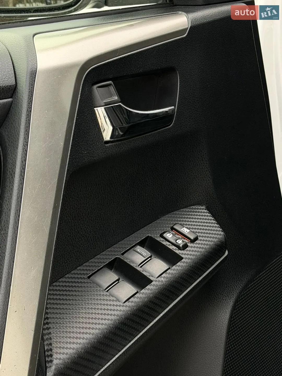 2016 Toyota RAV 4 - мініатюра 12