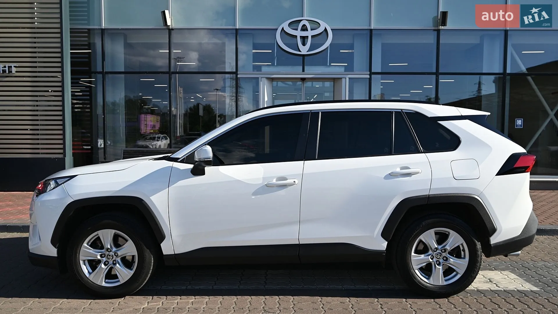2020 Toyota RAV 4 - мініатюра 3