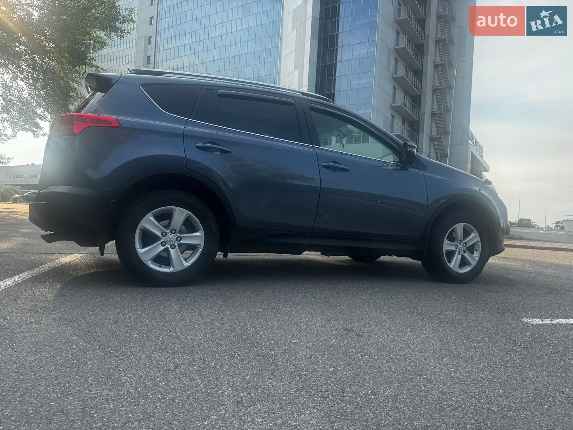 2014 Toyota RAV 4 - мініатюра 5