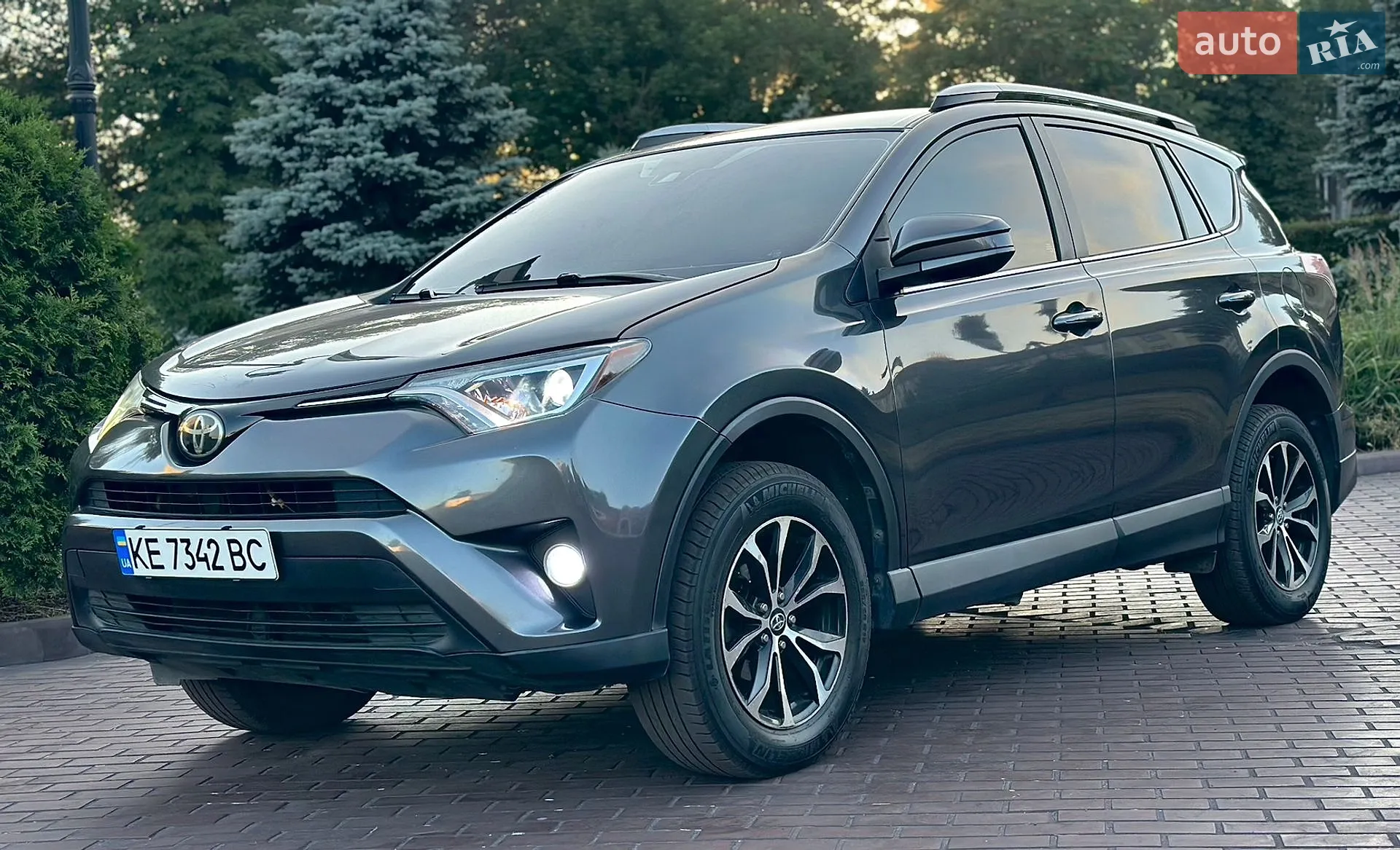 2017 Toyota RAV 4 - мініатюра 3
