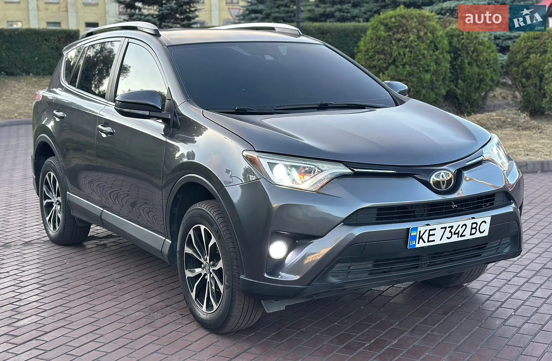 2017 Toyota RAV 4 - мініатюра 8