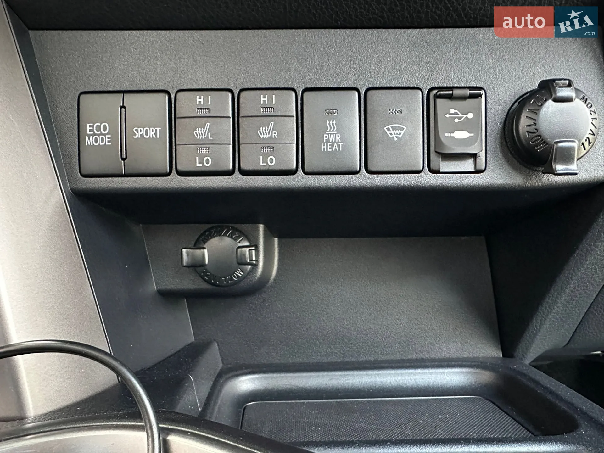 2017 Toyota RAV 4 - мініатюра 93