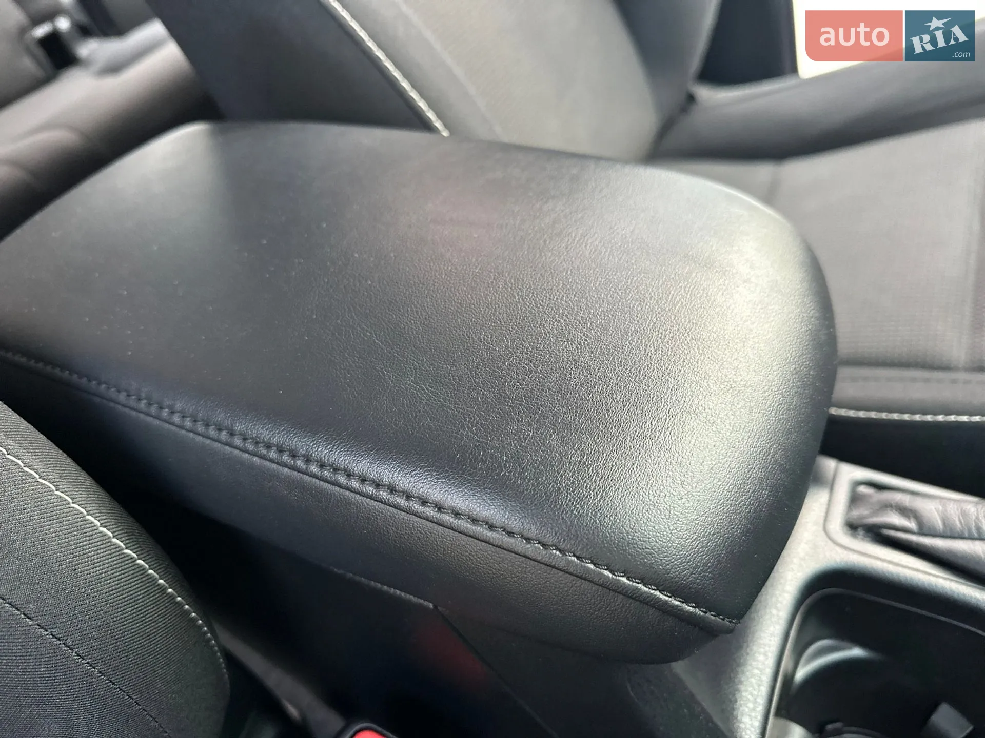 2017 Toyota RAV 4 - мініатюра 121