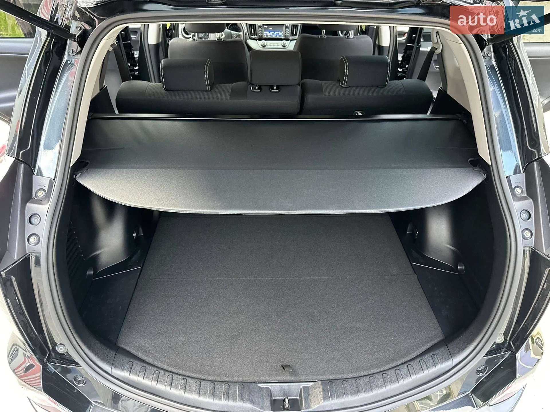 2017 Toyota RAV 4 - мініатюра 145
