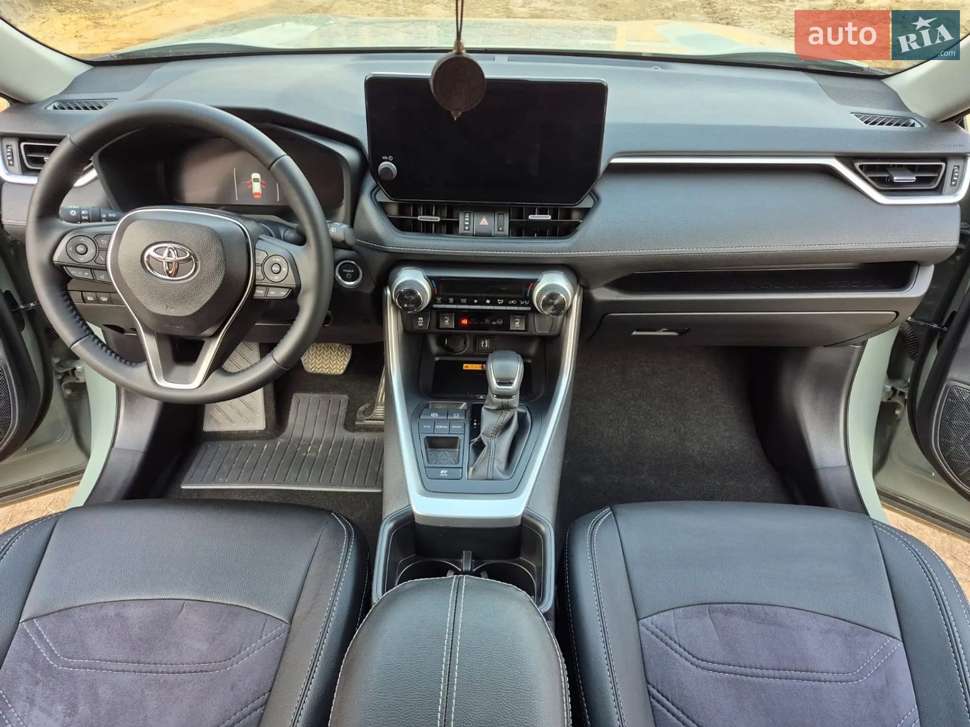 2025 Toyota RAV 4 - мініатюра 8