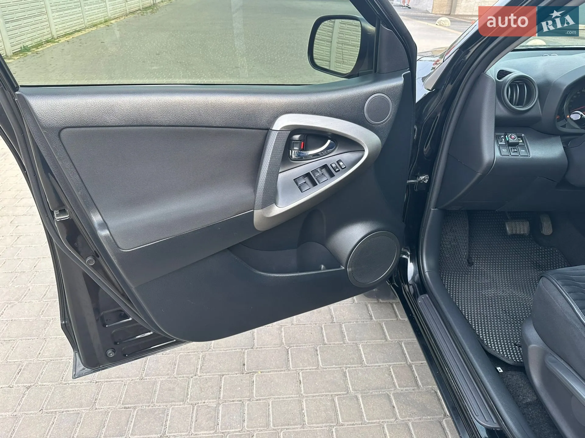 2011 Toyota RAV 4 - мініатюра 25