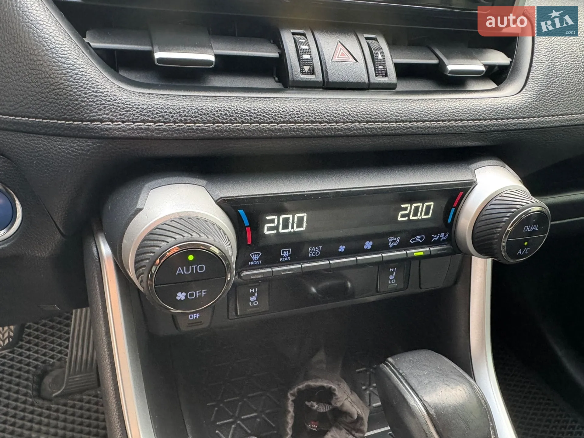 2019 Toyota RAV 4 - мініатюра 19