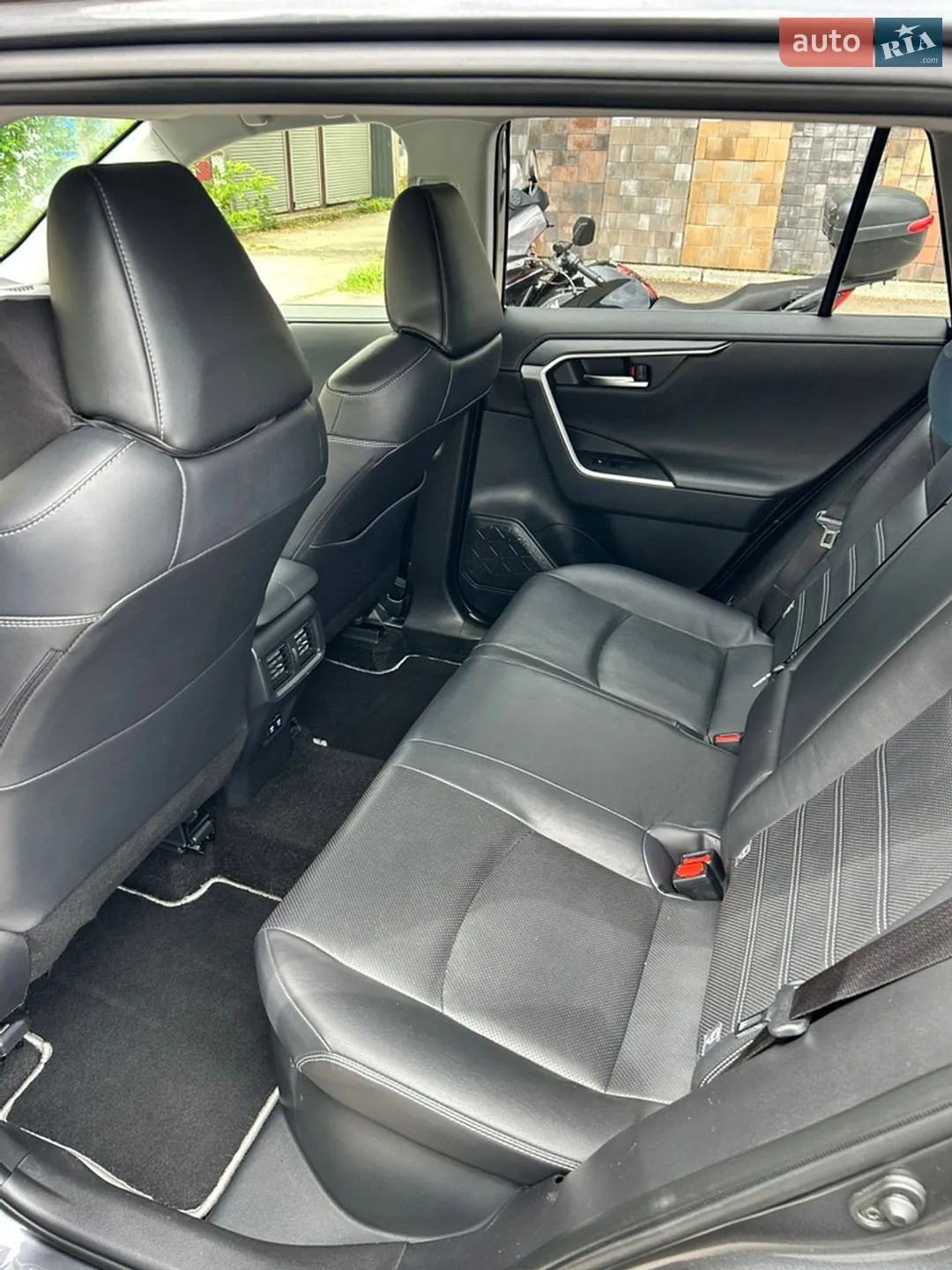 2019 Toyota RAV 4 - мініатюра 12