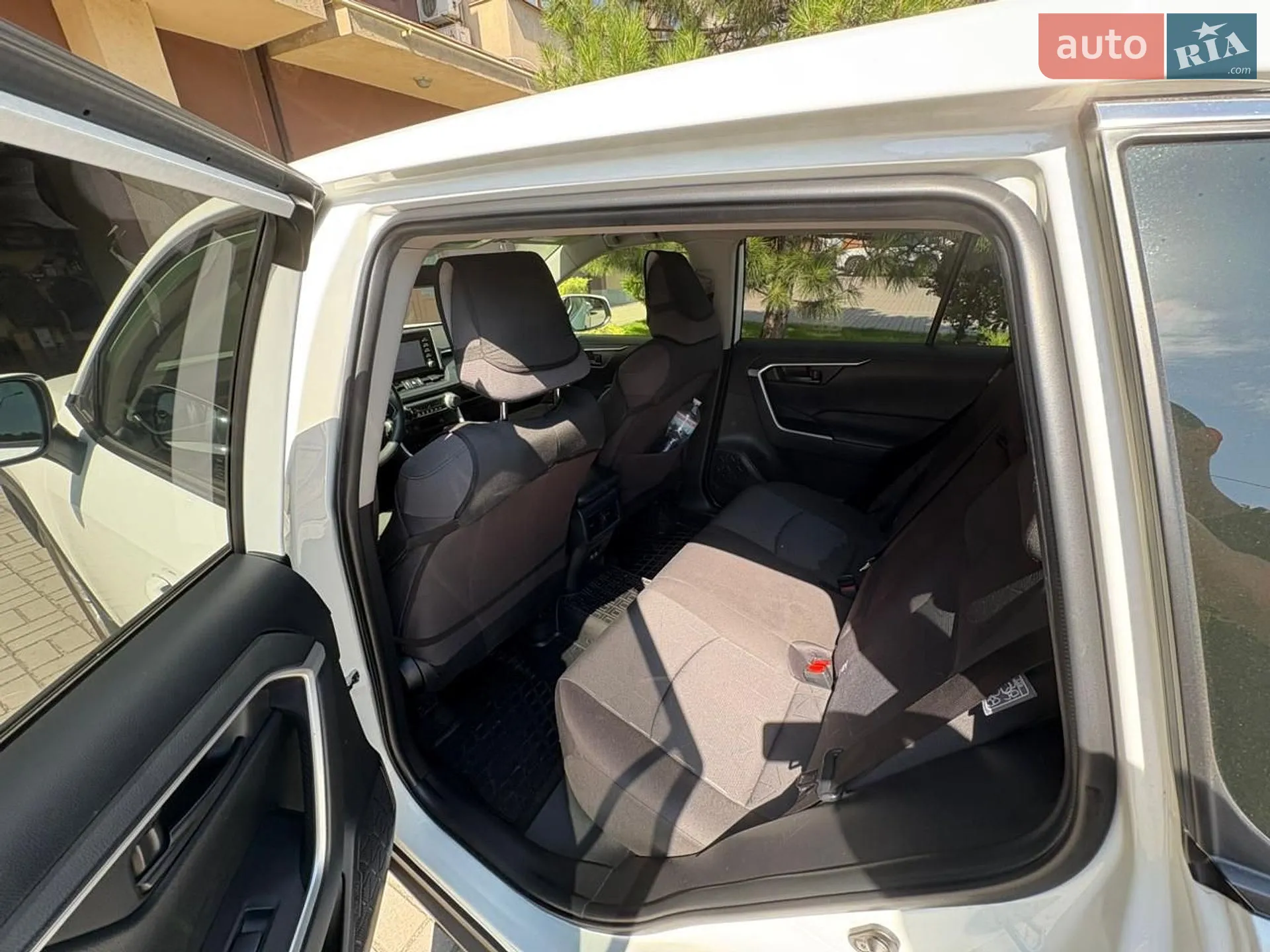 2019 Toyota RAV 4 - мініатюра 11