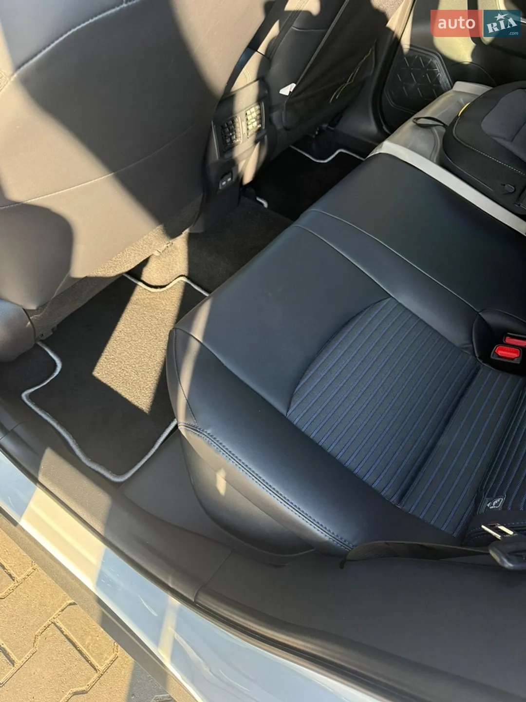 2025 Toyota RAV 4 - мініатюра 30