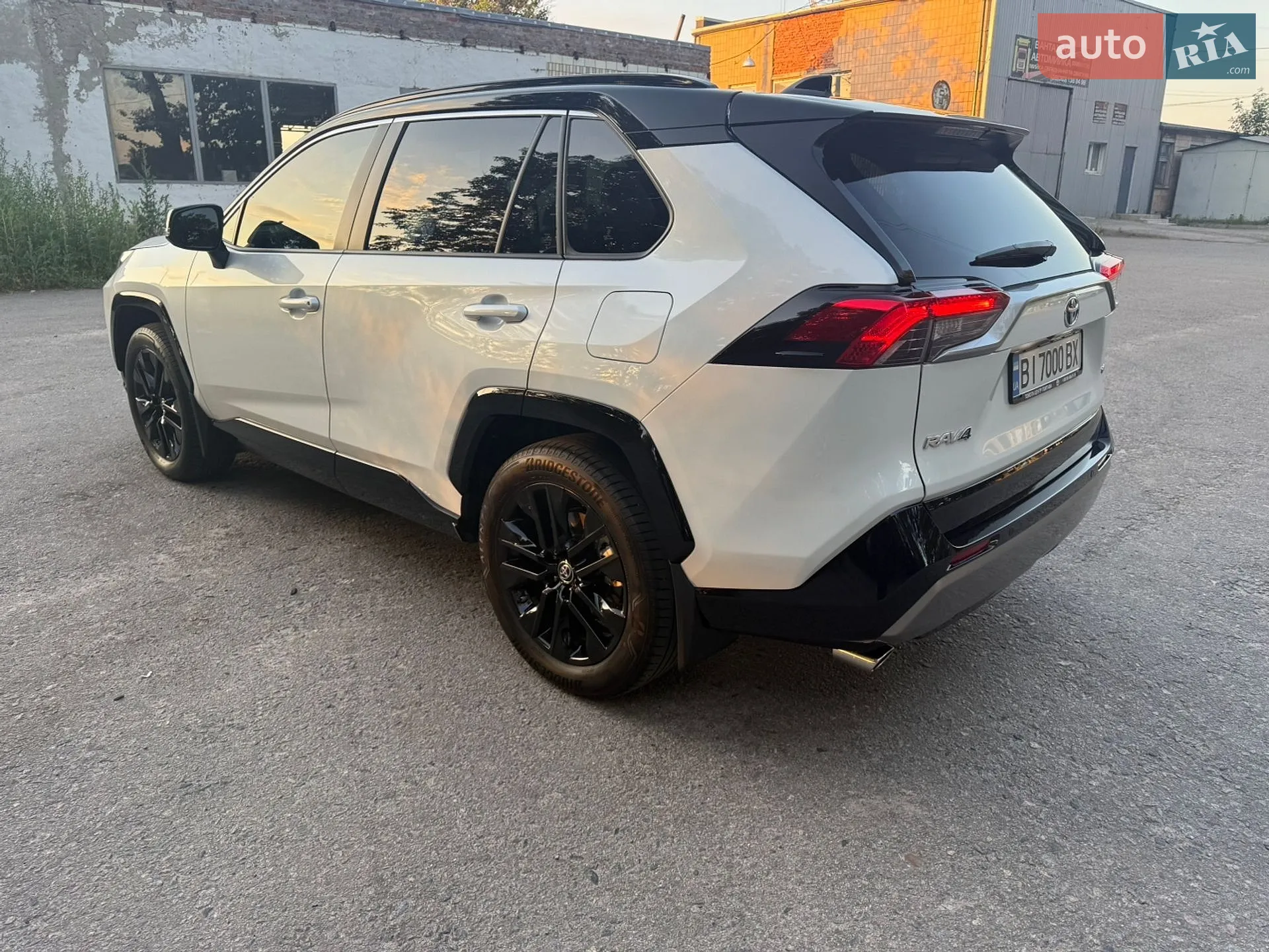 2025 Toyota RAV 4 - мініатюра 6