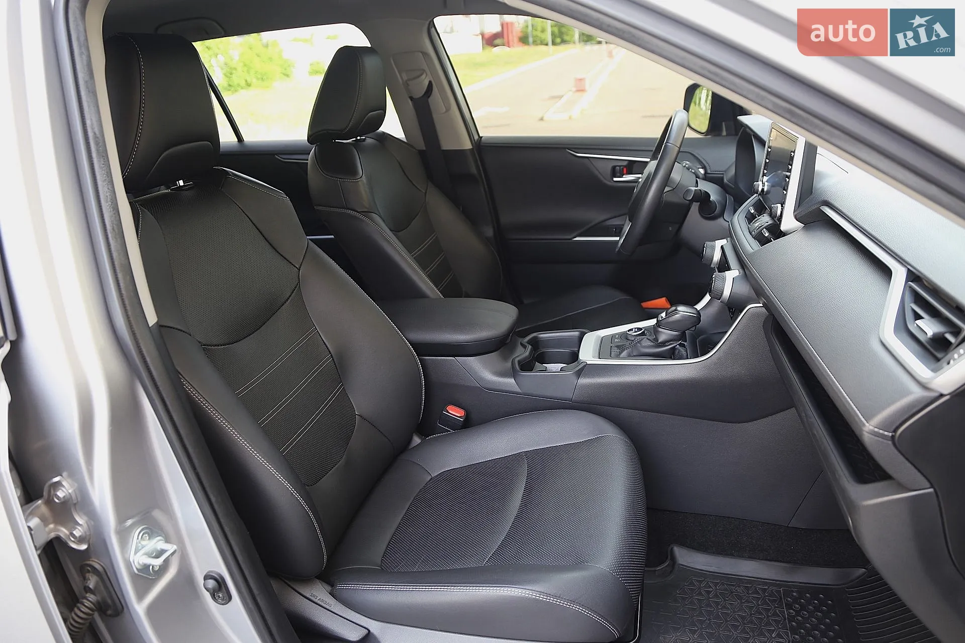 2019 Toyota RAV 4 - мініатюра 12