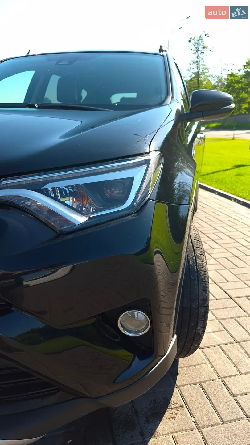 2017 Toyota RAV 4 - мініатюра 12