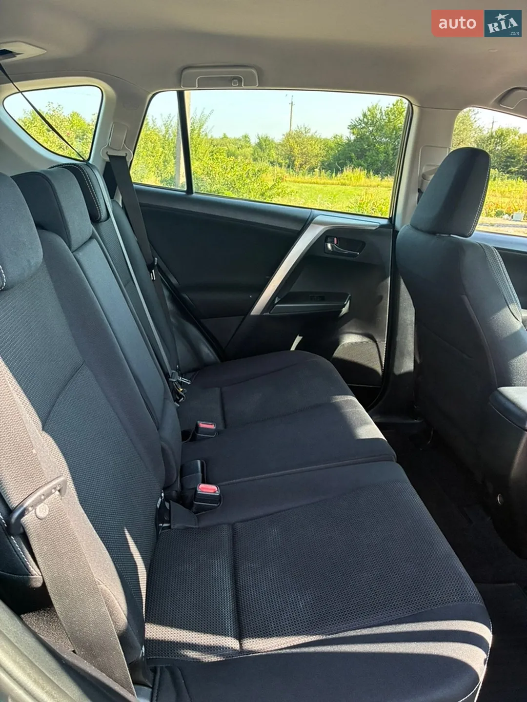 2018 Toyota RAV 4 - мініатюра 11