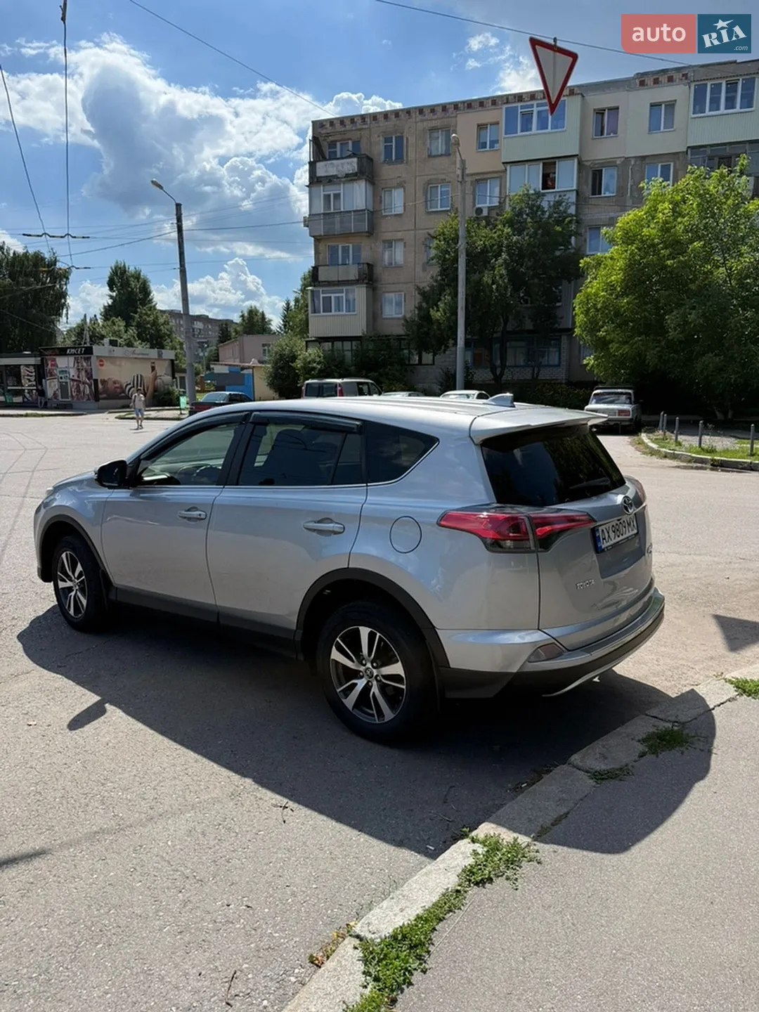 2017 Toyota RAV 4 - мініатюра 4