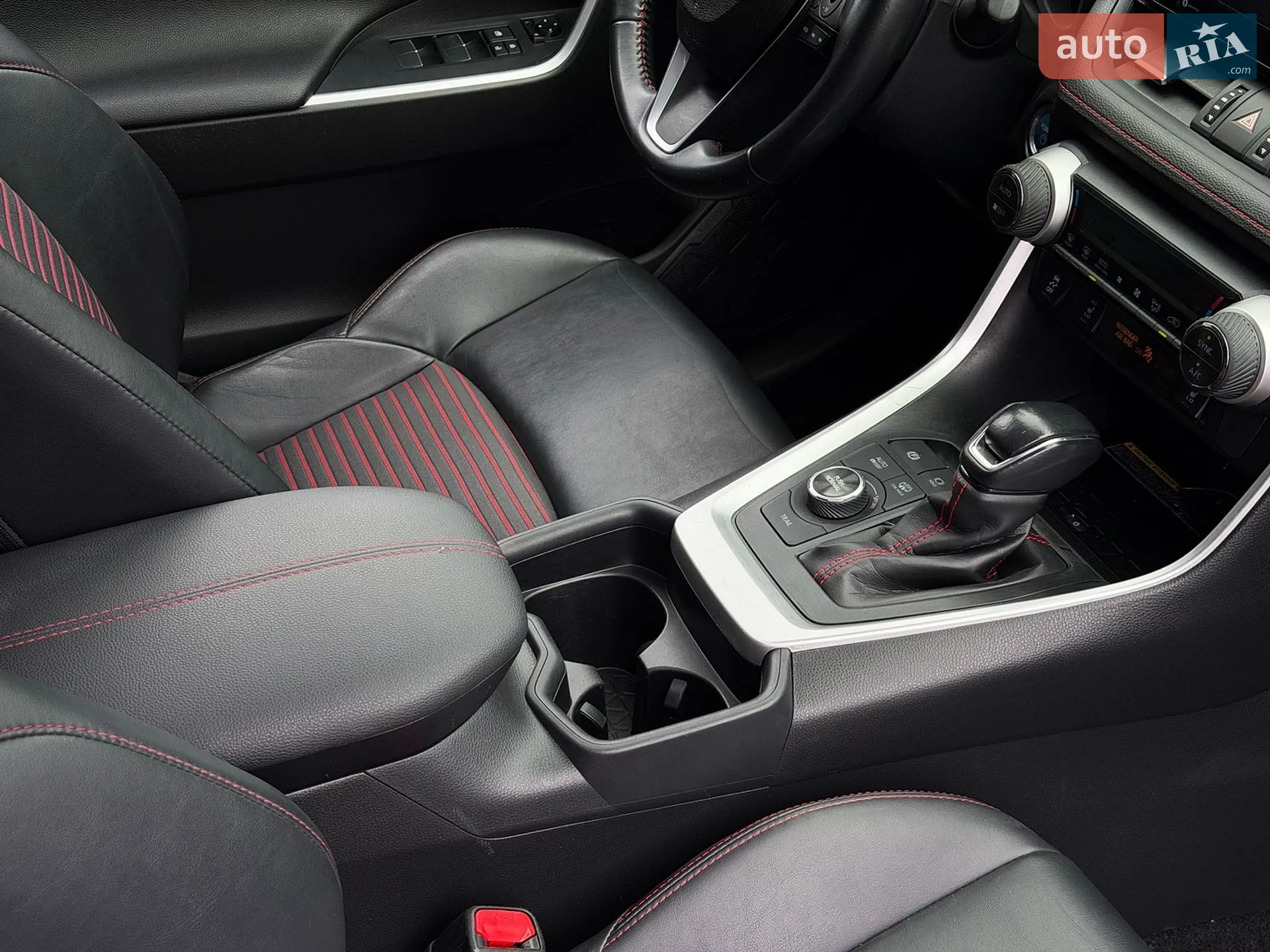 2021 Toyota RAV 4 - мініатюра 26