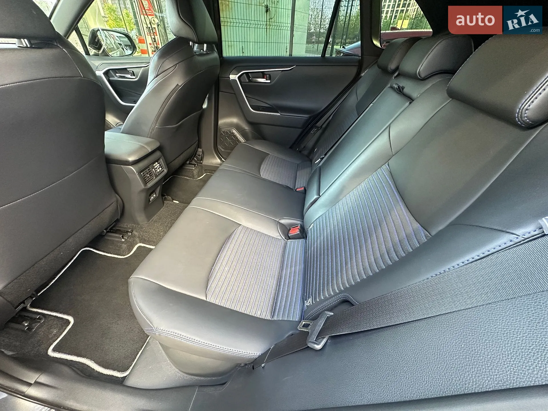 2025 Toyota RAV 4 - мініатюра 34