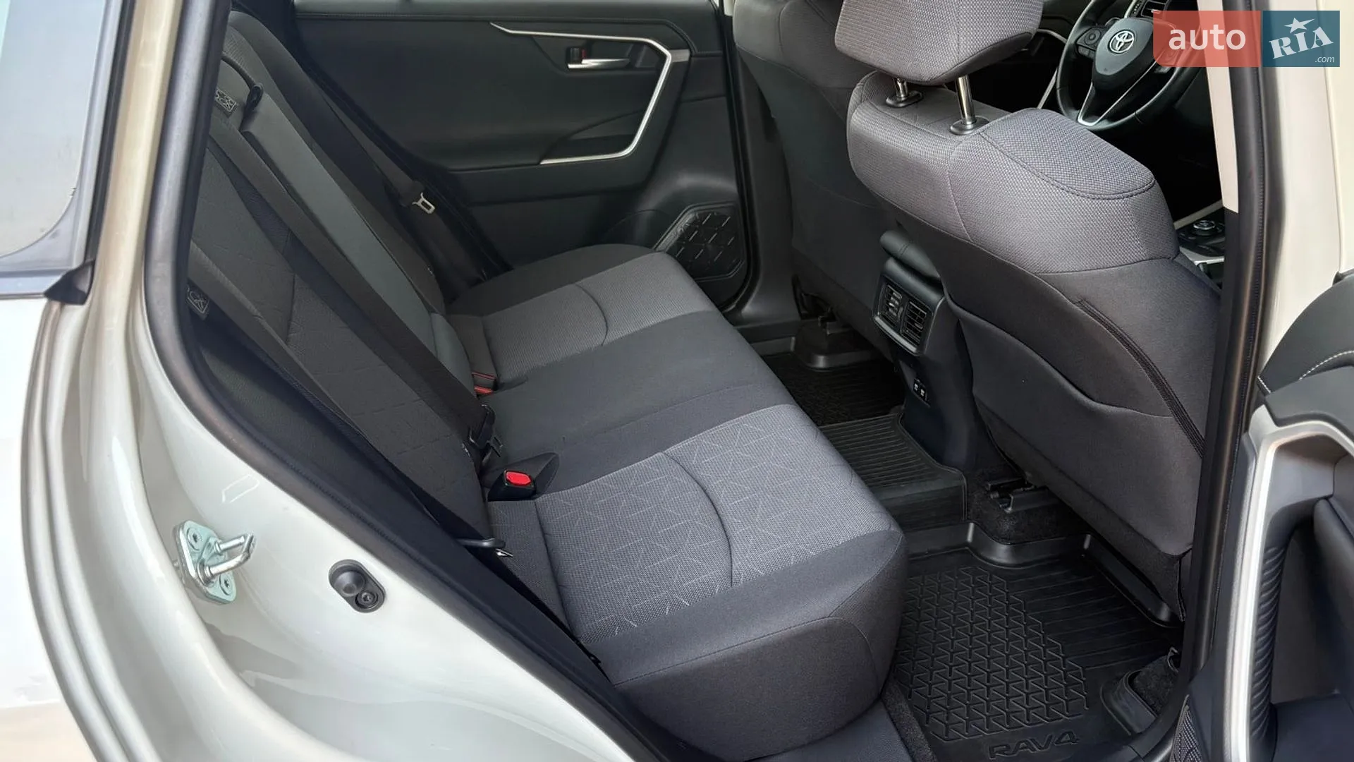 2019 Toyota RAV 4 - мініатюра 7