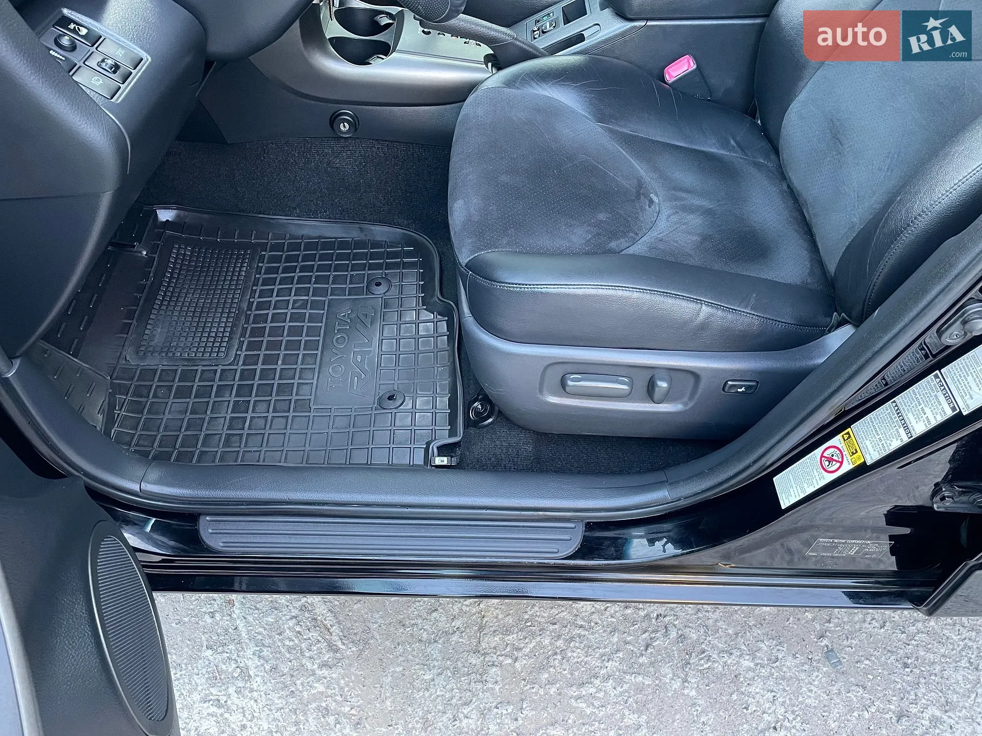 2011 Toyota RAV 4 - мініатюра 116