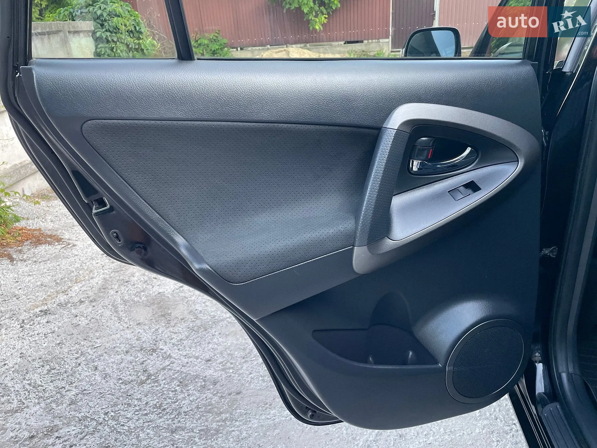 2011 Toyota RAV 4 - мініатюра 148