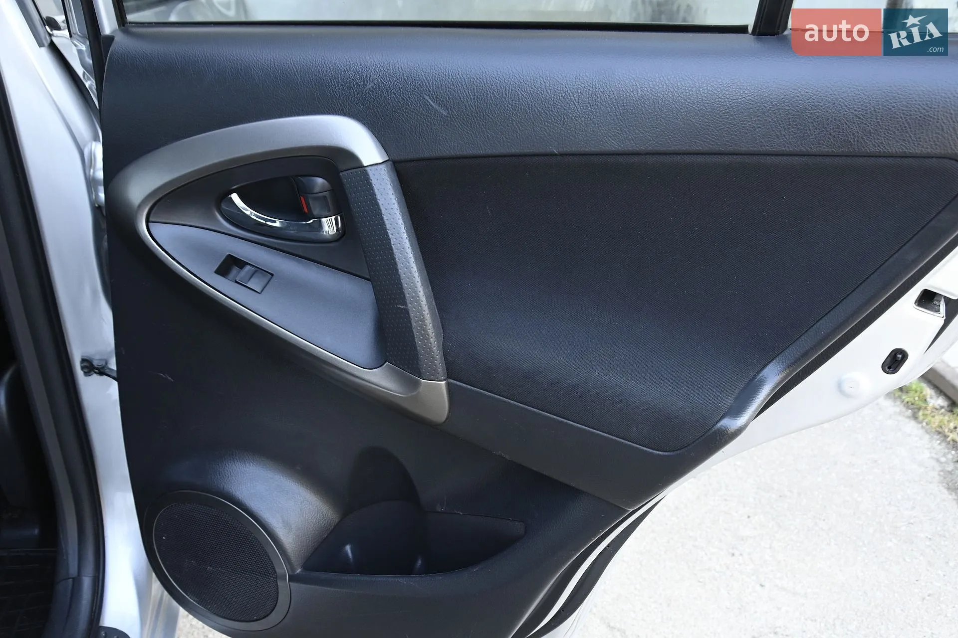 2010 Toyota RAV 4 - мініатюра 31
